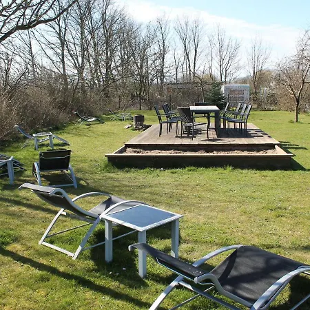 Cosy In Wiek With Garden Near The Sea شقة Wiek auf Rügen
